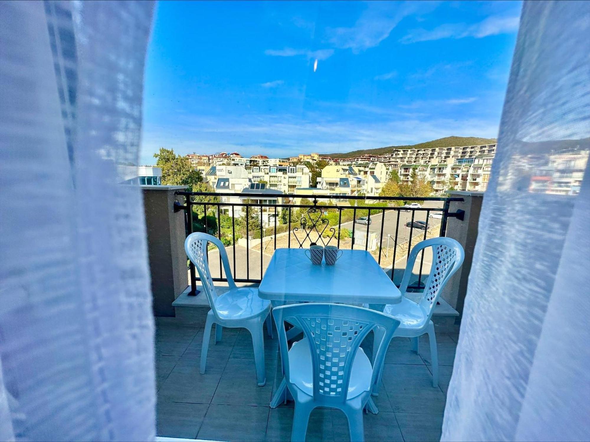 Ipanema Beach - Menada Apartments Sveti Vlas Bagian luar foto