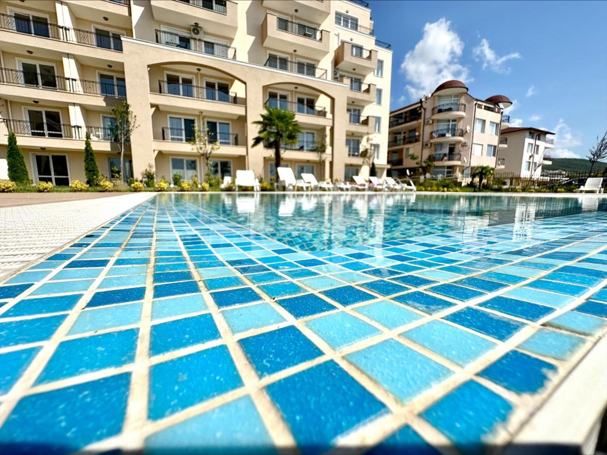 Ipanema Beach - Menada Apartments Sveti Vlas Bagian luar foto