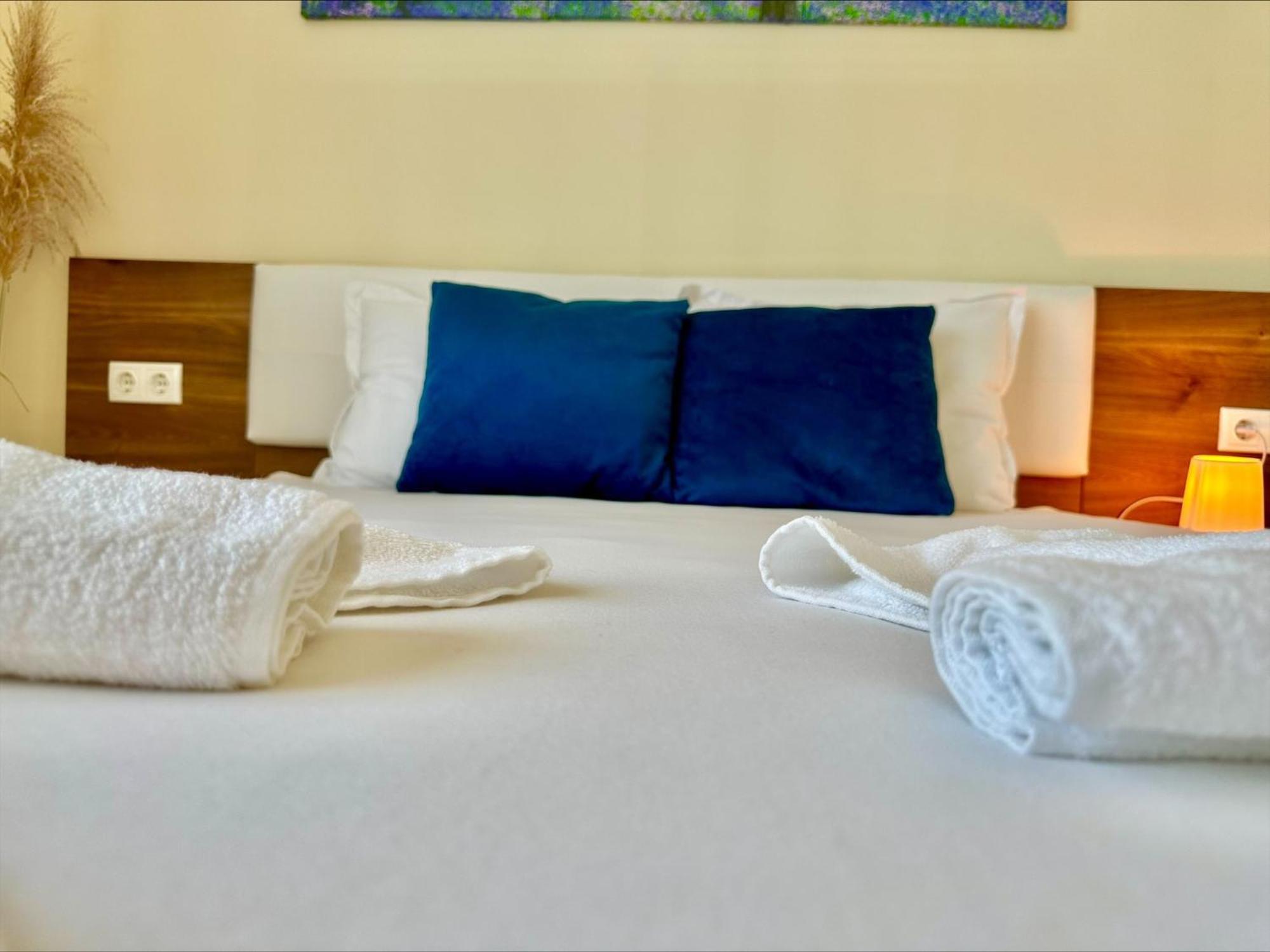 Ipanema Beach - Menada Apartments Sveti Vlas Ruang foto